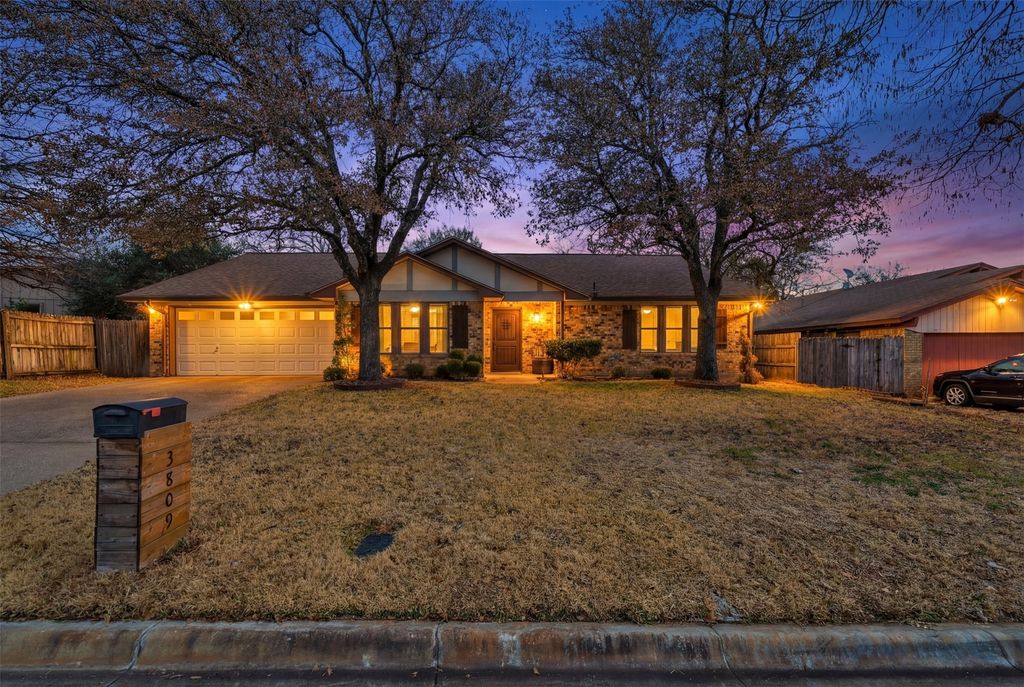 3809 Melstone Drive, Arlington, TX 76016