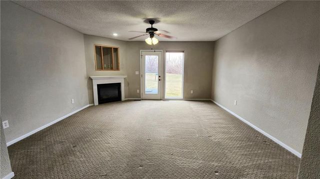 12277 Fox Creek Drive, Platte City, MO 64079