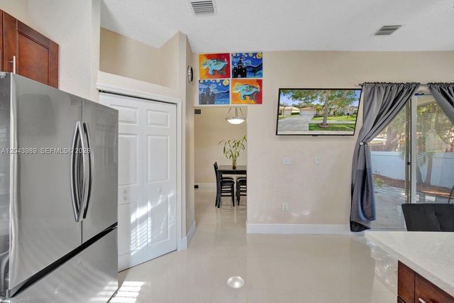 14003 N Cypress Cove Circle, Davie, FL 33325