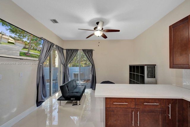 14003 N Cypress Cove Circle, Davie, FL 33325