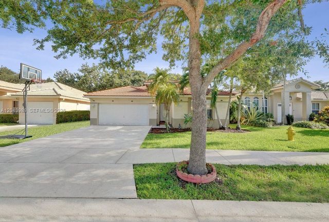 14003 N Cypress Cove Circle, Davie, FL 33325