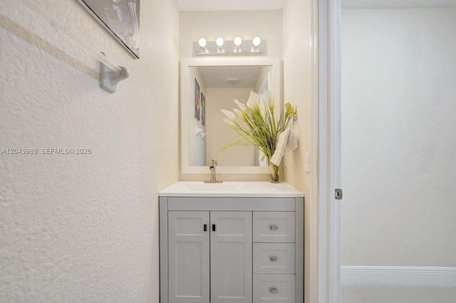 14003 N Cypress Cove Circle, Davie, FL 33325