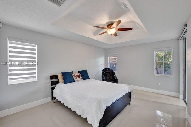 14003 N Cypress Cove Circle, Davie, FL 33325