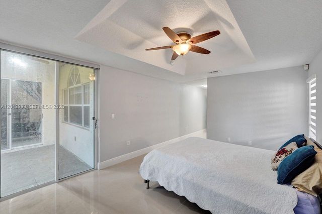14003 N Cypress Cove Circle, Davie, FL 33325