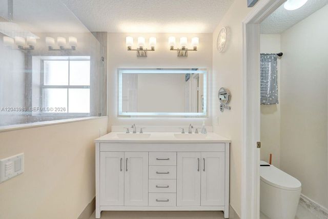 14003 N Cypress Cove Circle, Davie, FL 33325