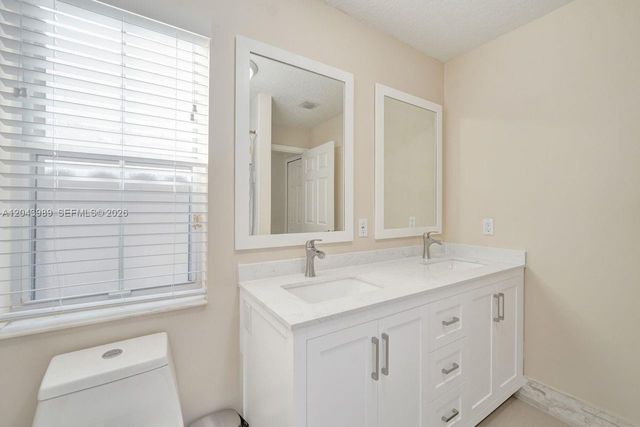14003 N Cypress Cove Circle, Davie, FL 33325