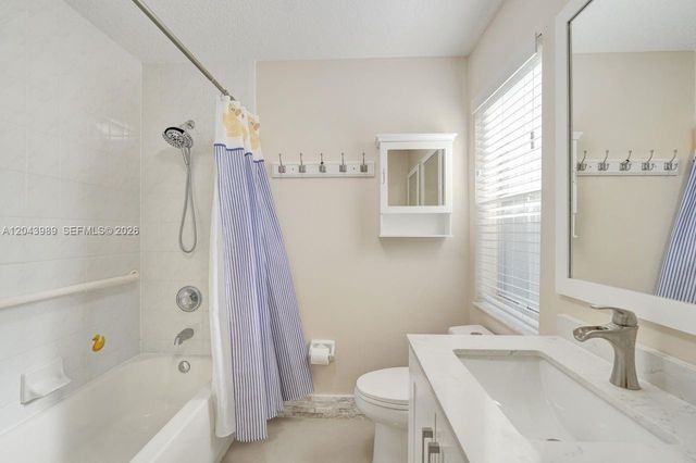 14003 N Cypress Cove Circle, Davie, FL 33325