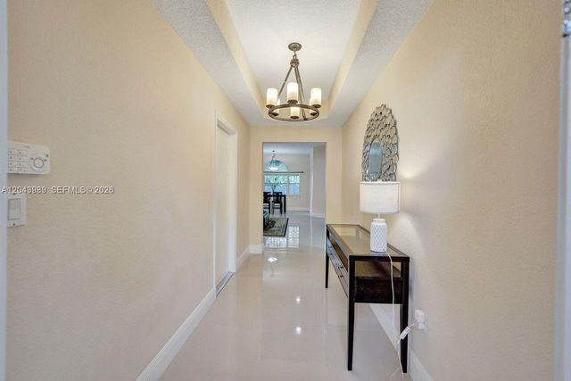 14003 N Cypress Cove Circle, Davie, FL 33325