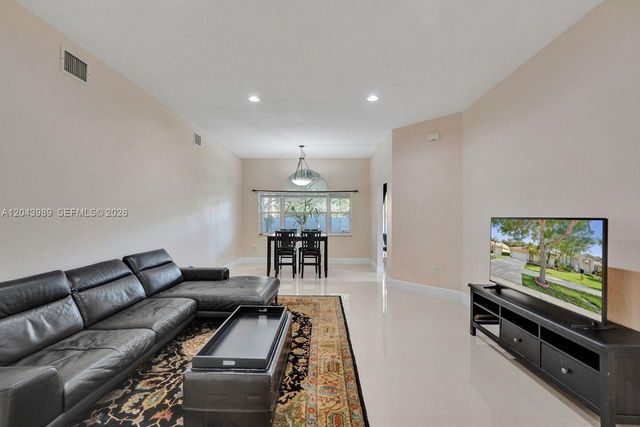 14003 N Cypress Cove Circle, Davie, FL 33325