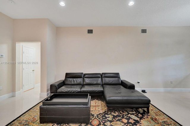 14003 N Cypress Cove Circle, Davie, FL 33325