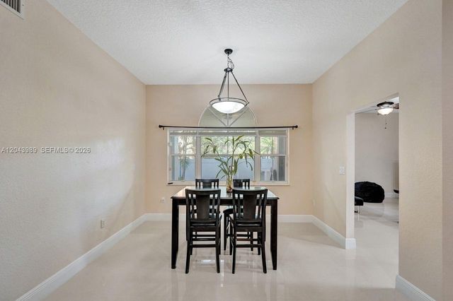 14003 N Cypress Cove Circle, Davie, FL 33325