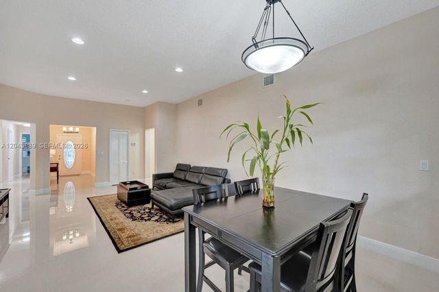 14003 N Cypress Cove Circle, Davie, FL 33325