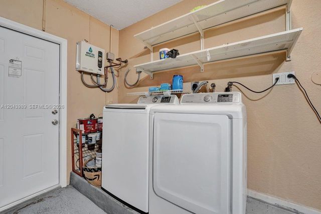 14003 N Cypress Cove Circle, Davie, FL 33325