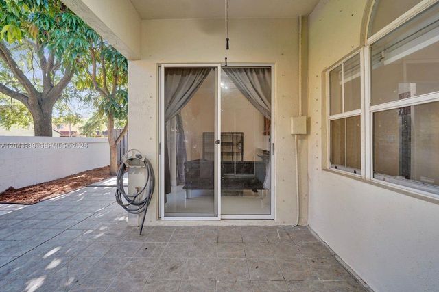 14003 N Cypress Cove Circle, Davie, FL 33325