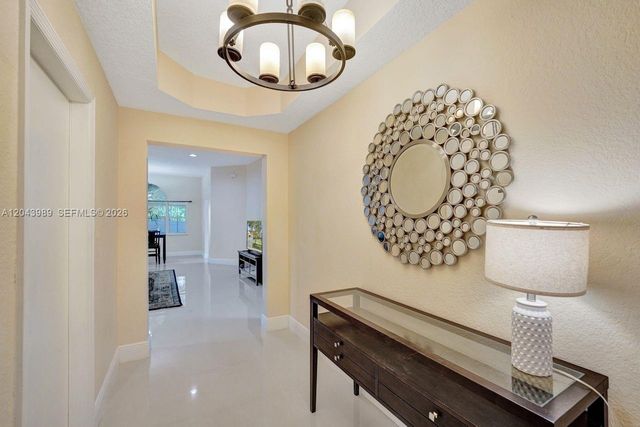 14003 N Cypress Cove Circle, Davie, FL 33325