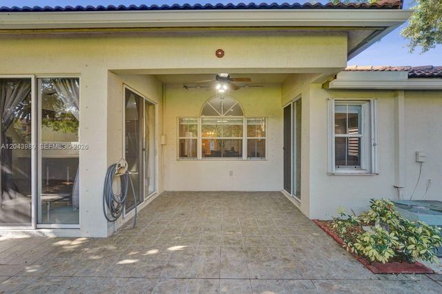 14003 N Cypress Cove Circle, Davie, FL 33325