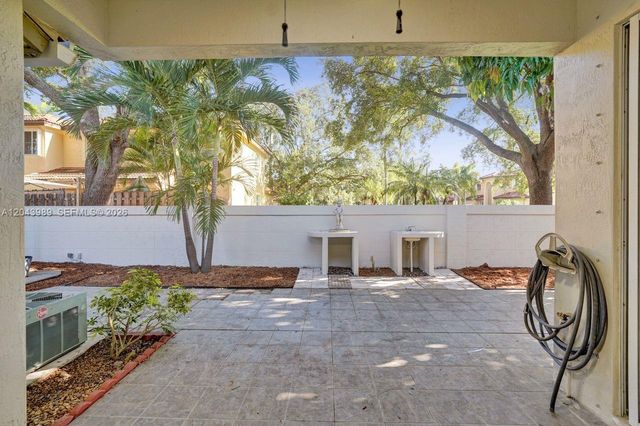 14003 N Cypress Cove Circle, Davie, FL 33325