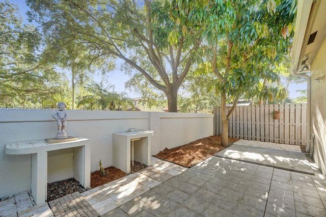 14003 N Cypress Cove Circle, Davie, FL 33325