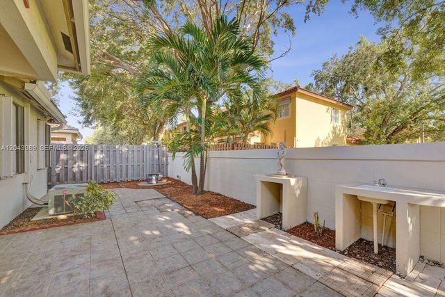 14003 N Cypress Cove Circle, Davie, FL 33325