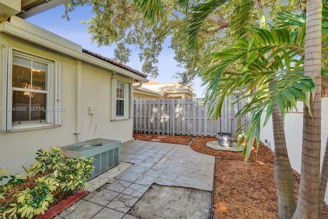 14003 N Cypress Cove Circle, Davie, FL 33325
