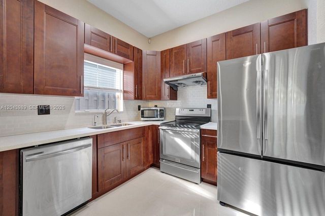 14003 N Cypress Cove Circle, Davie, FL 33325