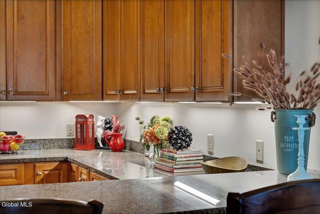 8 Wall Street APT 106, Clifton Park, NY 12065