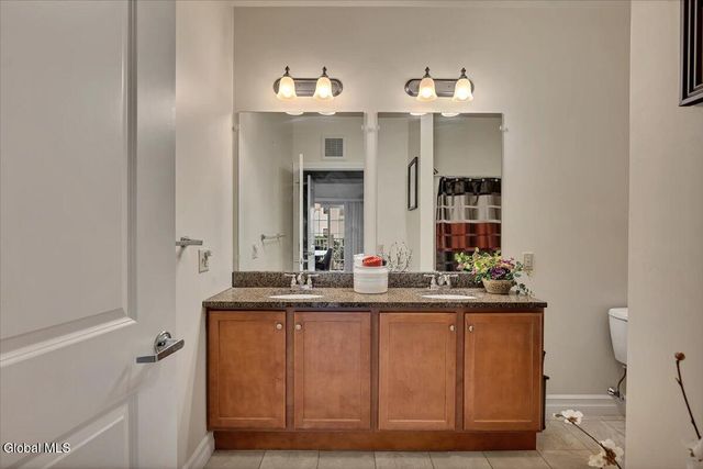 8 Wall Street APT 106, Clifton Park, NY 12065