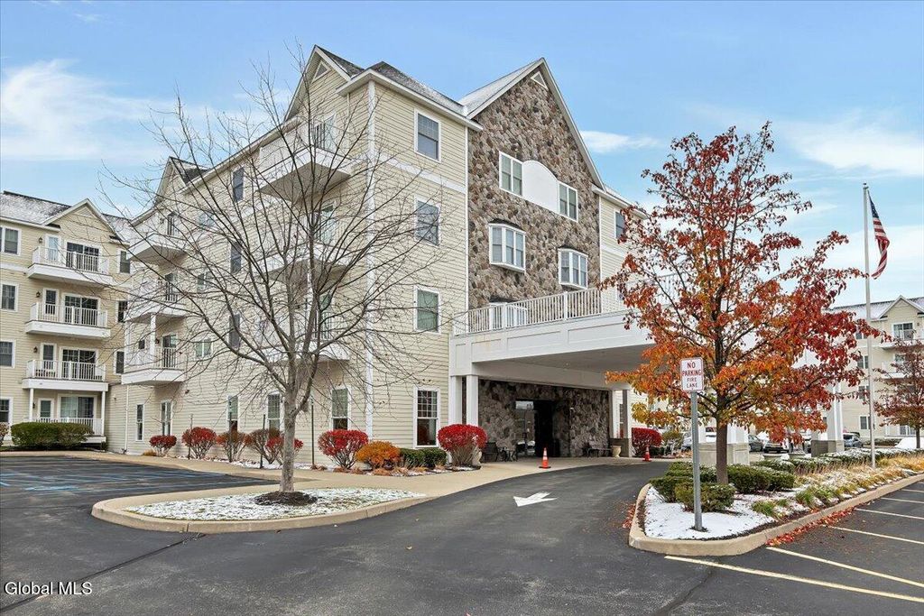 8 Wall Street APT 106, Clifton Park, NY 12065