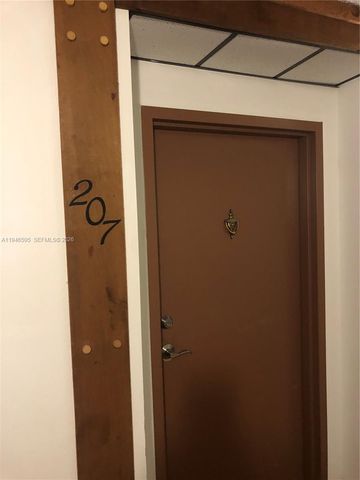 210 Lakeview Drive 207, Weston, FL 33326
