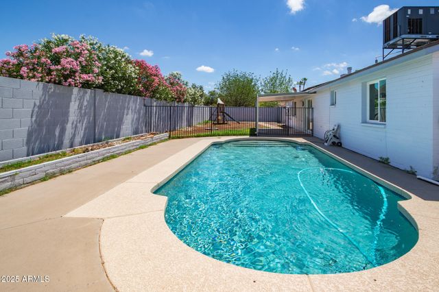 1550 W WILLOW Avenue, Phoenix, AZ 85029