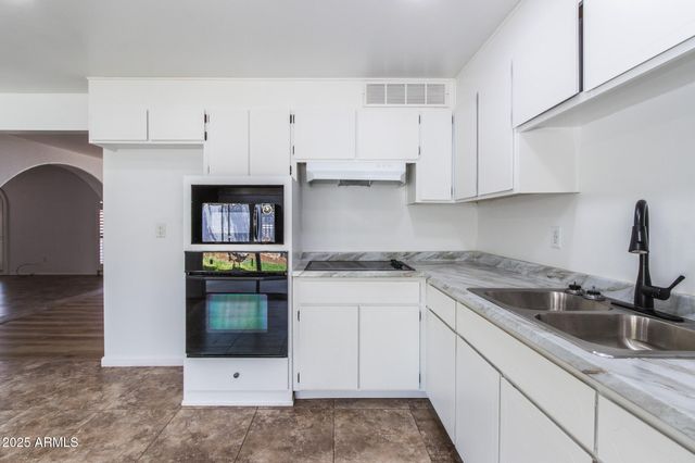 1550 W WILLOW Avenue, Phoenix, AZ 85029