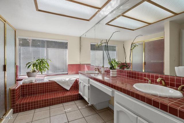 286 Golden Fern Court, Simi Valley, CA 93065