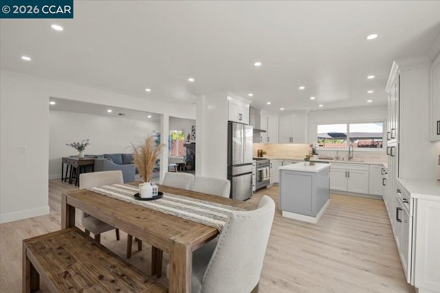 118 Cottonwood Ct, Hercules, CA 94547