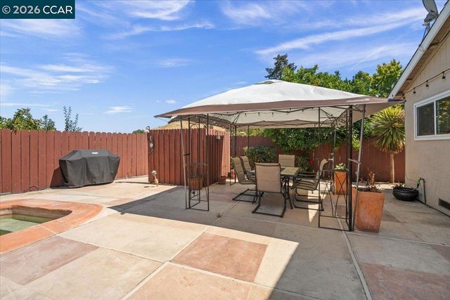 118 Cottonwood Ct, Hercules, CA 94547