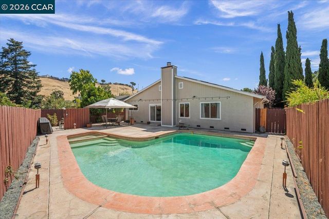 118 Cottonwood Ct, Hercules, CA 94547