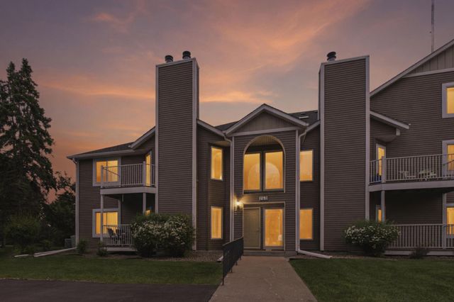 760 County Road F W 702, Shoreview, MN 55126