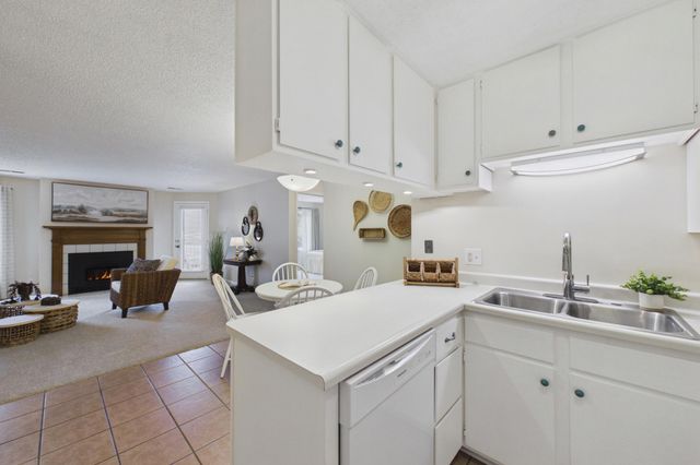 760 County Road F W 702, Shoreview, MN 55126
