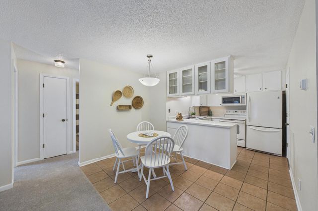 760 County Road F W 702, Shoreview, MN 55126