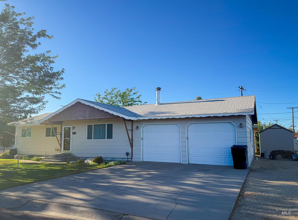 300 Dennis Dr., Burley, ID 83318
