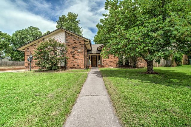 2817 Greenfield Drive, Edmond, OK 73012