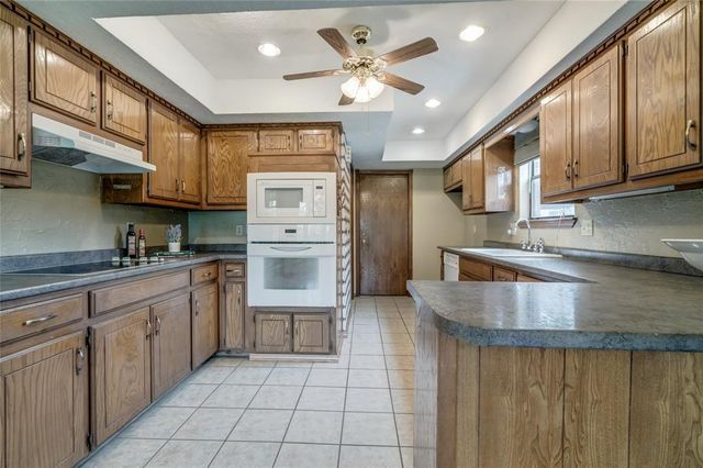 2817 Greenfield Drive, Edmond, OK 73012