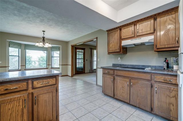 2817 Greenfield Drive, Edmond, OK 73012
