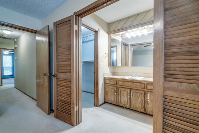 2817 Greenfield Drive, Edmond, OK 73012