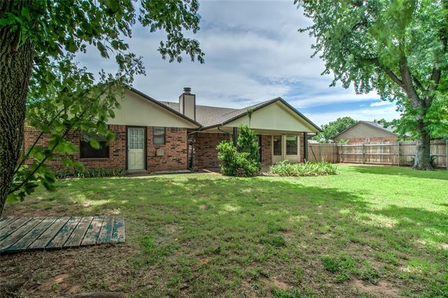 2817 Greenfield Drive, Edmond, OK 73012
