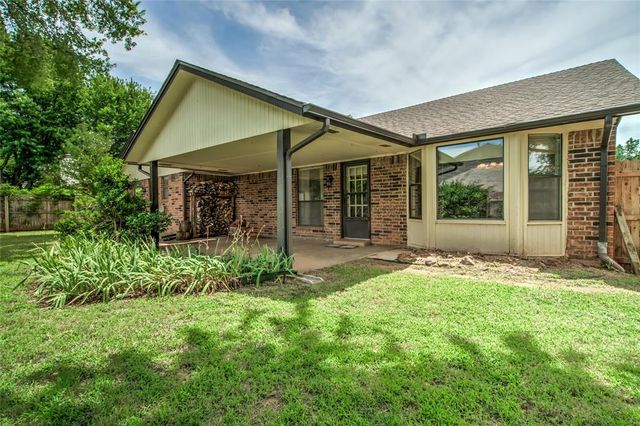 2817 Greenfield Drive, Edmond, OK 73012
