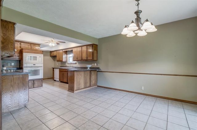 2817 Greenfield Drive, Edmond, OK 73012