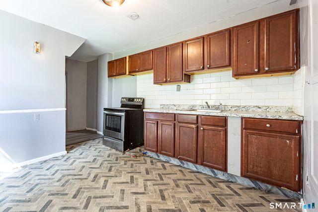 17 Hawthorne Terrace, Torrington, CT 06790