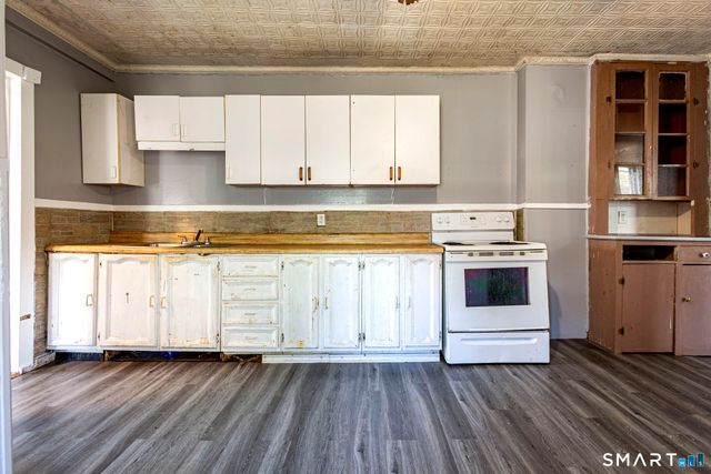 17 Hawthorne Terrace, Torrington, CT 06790