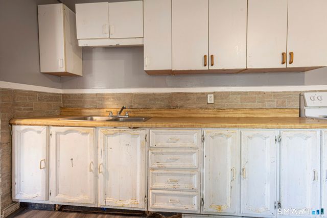17 Hawthorne Terrace, Torrington, CT 06790