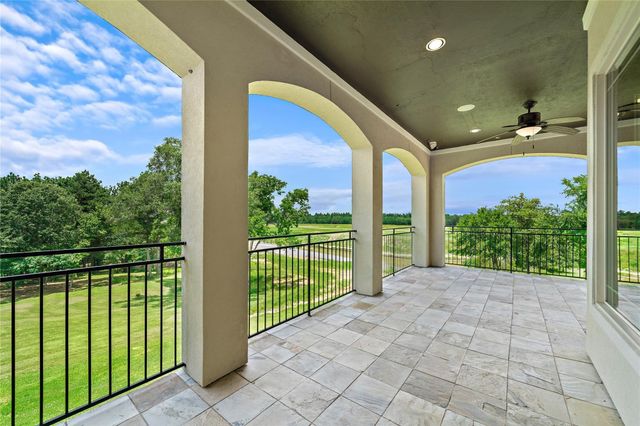 19182 Grandview Point, Montgomery, TX 77356